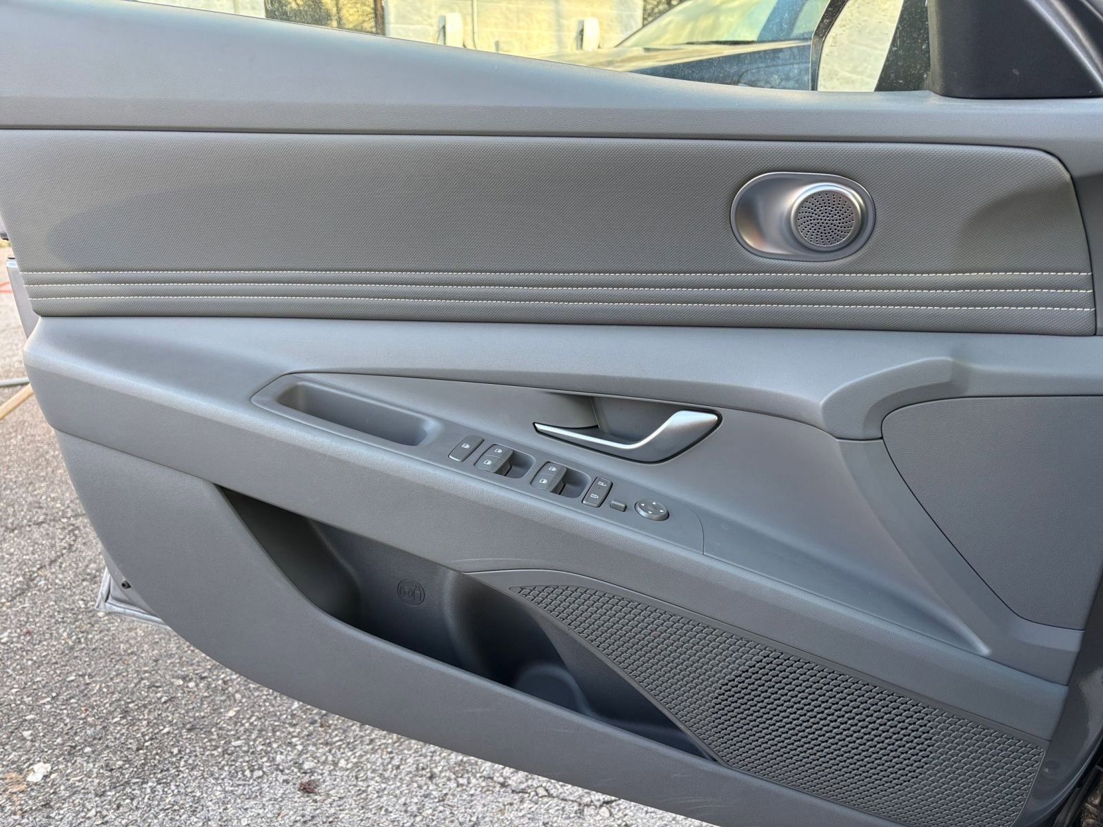 Used 2025 Hyundai Elantra SEL image 18