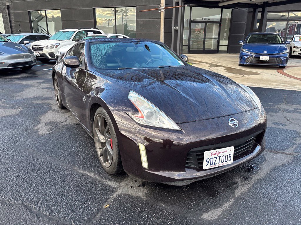 Used 2014 Nissan 370Z Touring w/ Sport Package RWD image 2
