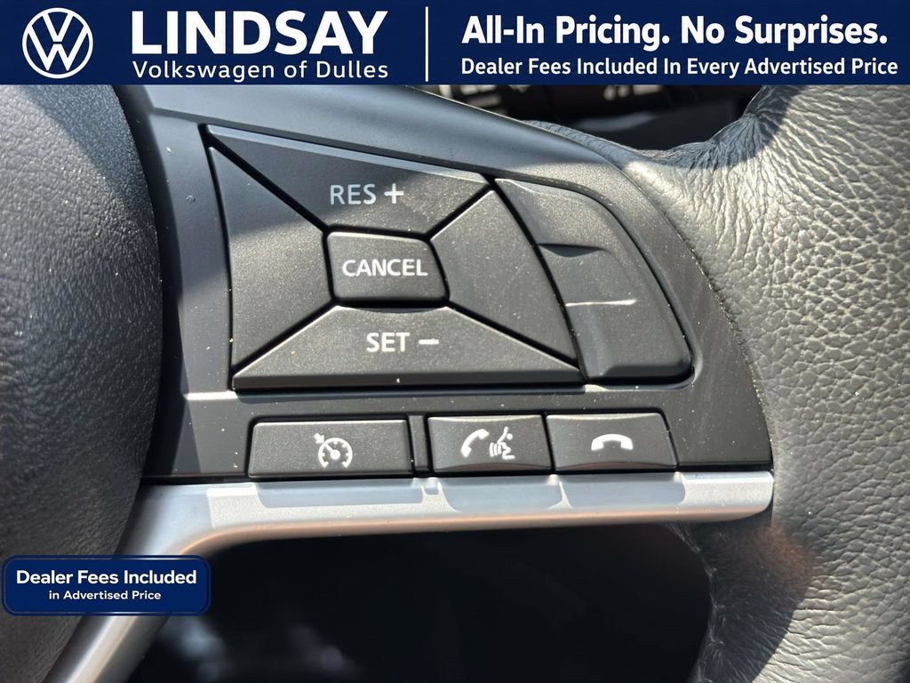 Used 2017 Nissan Rogue SV AWD/4WD image 21