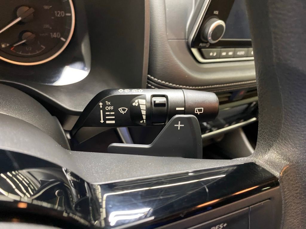 Used 2023 Nissan Rogue SV image 29