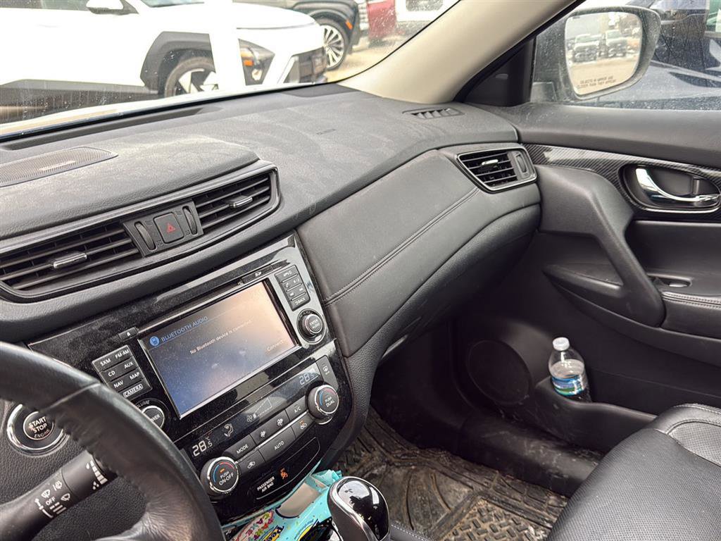 Used 2017 Nissan Rogue SL image 11