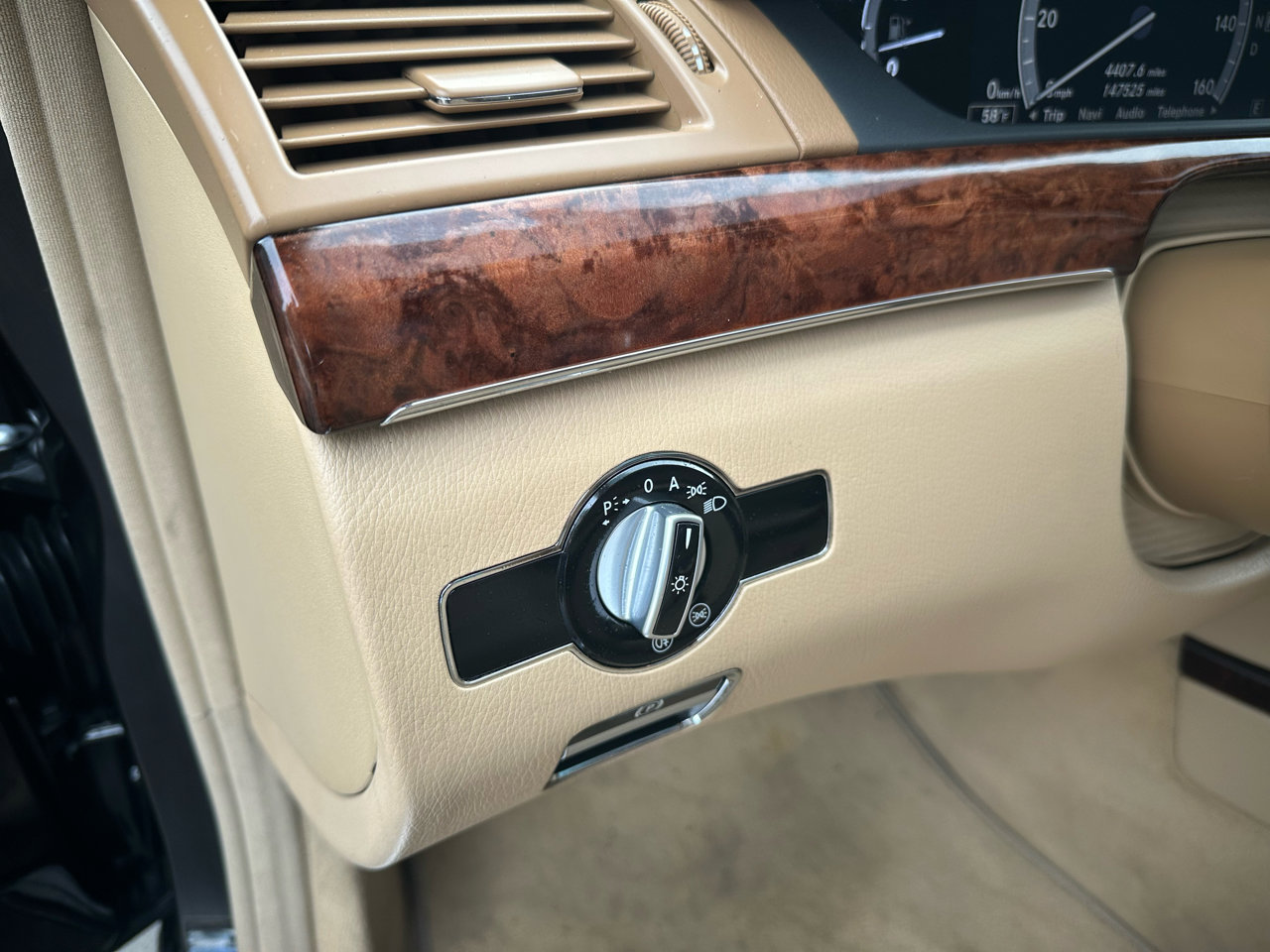 Used 2011 Mercedes-Benz S 550 4MATIC image 29