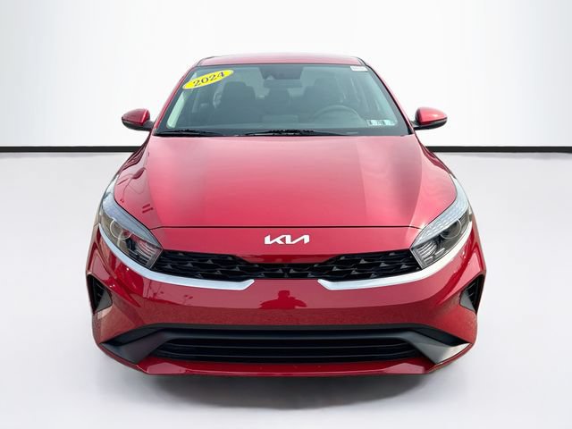 Used 2024 Kia Forte LXS w/ LXS Technology Package FWD image 2