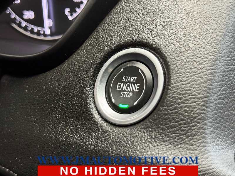 Used 2023 Cadillac XT4 Premium Luxury image 39