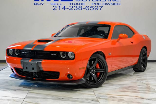 Used 2018 Dodge Challenger SRT w/ Technology Group RWD image 2