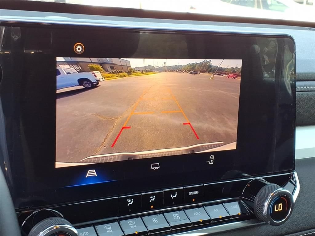 Used 2024 Chevrolet Colorado LT w/ LT Convenience Package RWD image 8