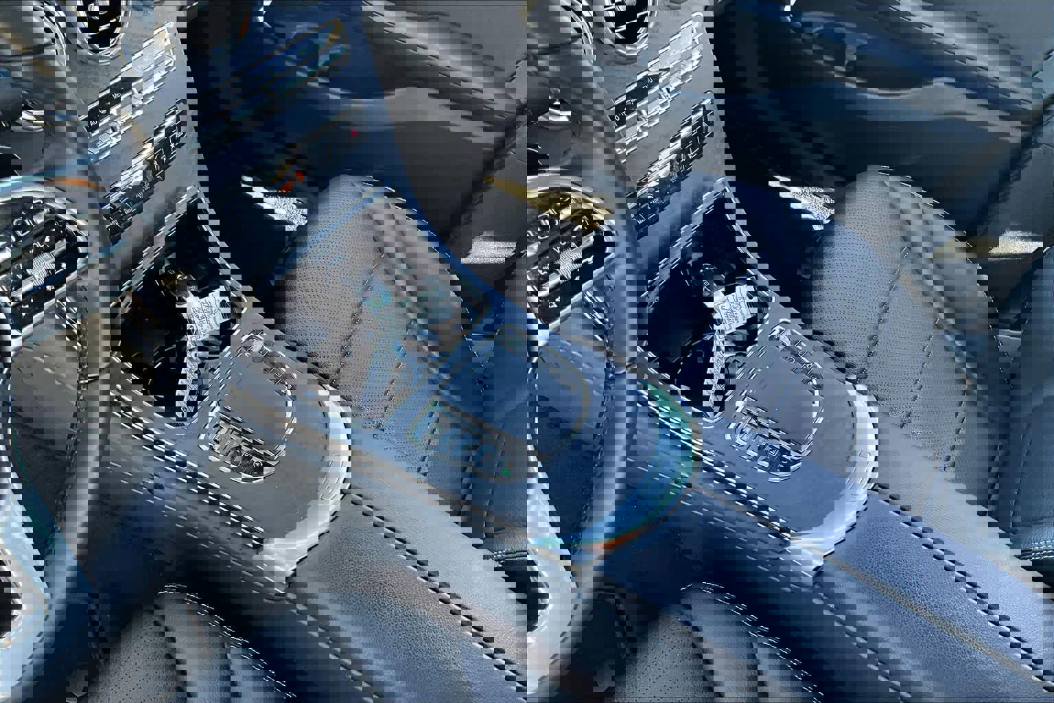 Used 2022 Mercedes-Benz GLC 300 w/ Premium Package Lite image 15