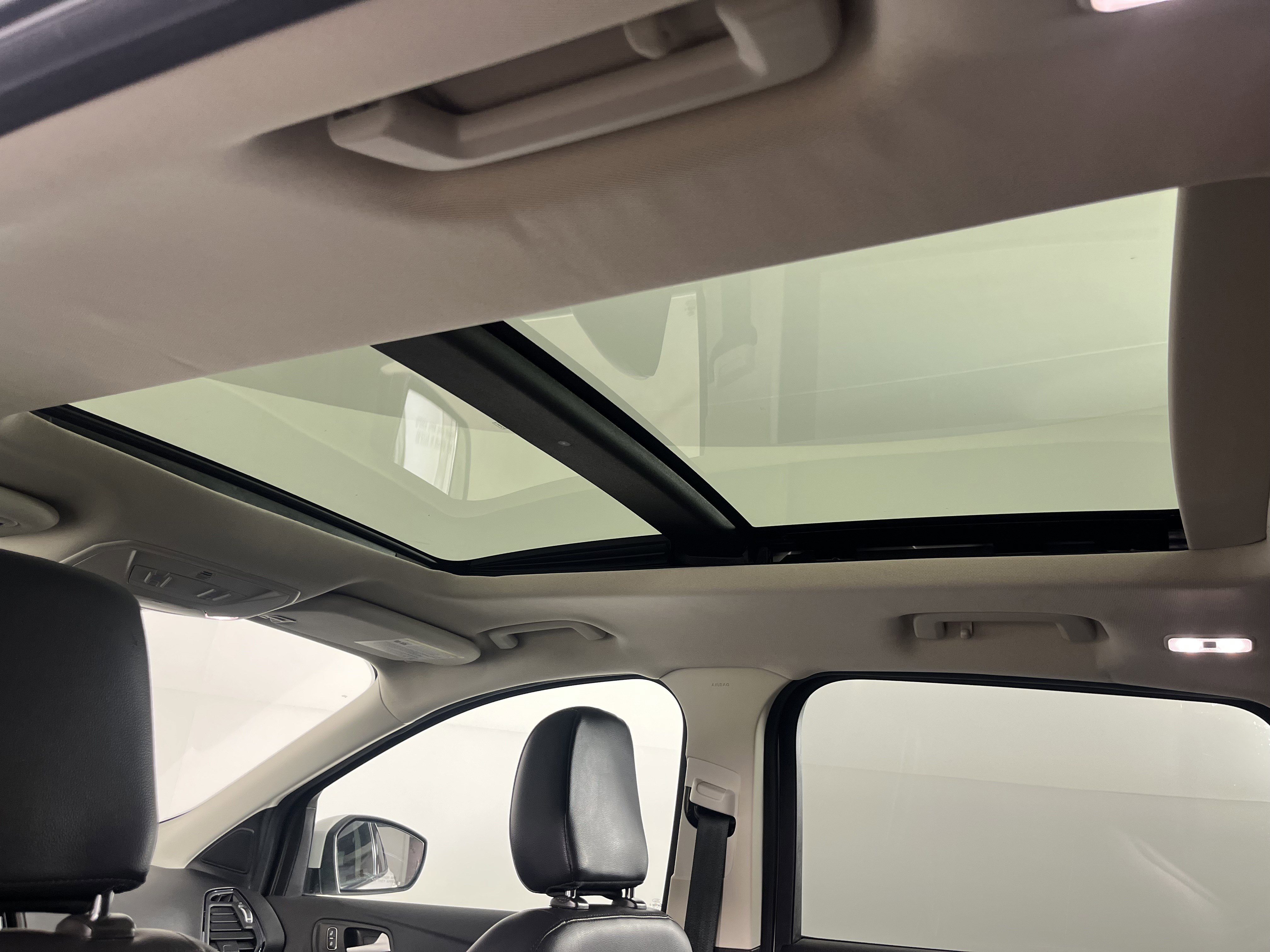 Used 2019 Ford Escape Titanium image 17