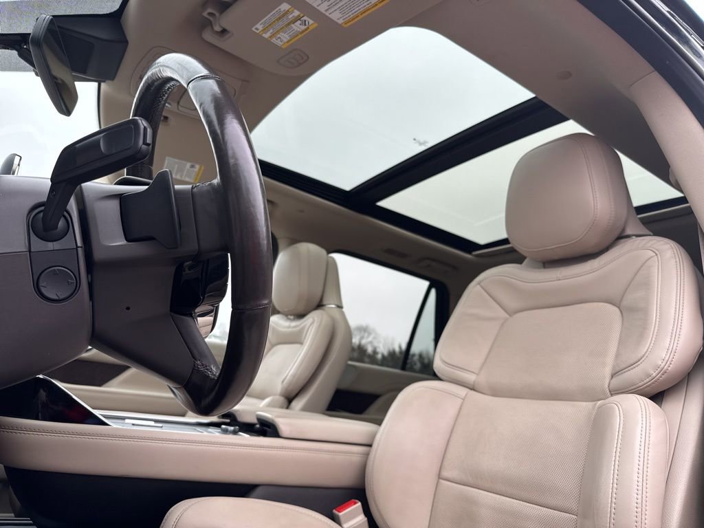 Used 2021 Lincoln Navigator L Reserve w/ Luxury Package image 20