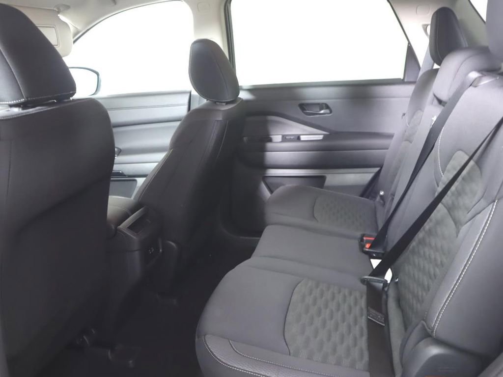 Certified 2025 Nissan Pathfinder S image 23
