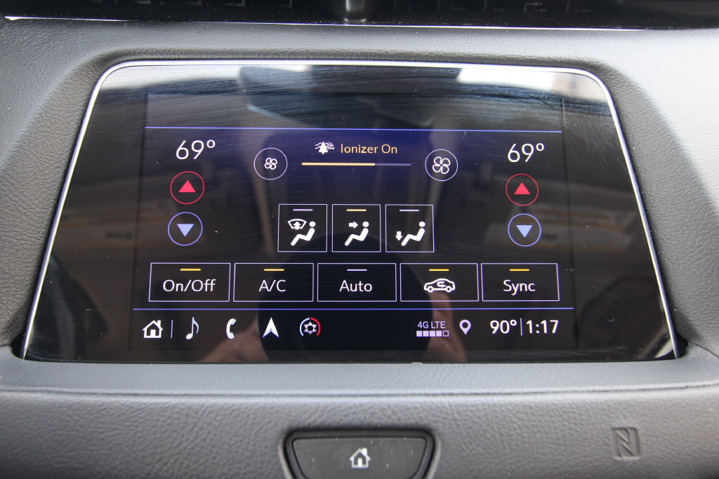 Used 2019 Cadillac XT4 Premium Luxury AWD/4WD image 36