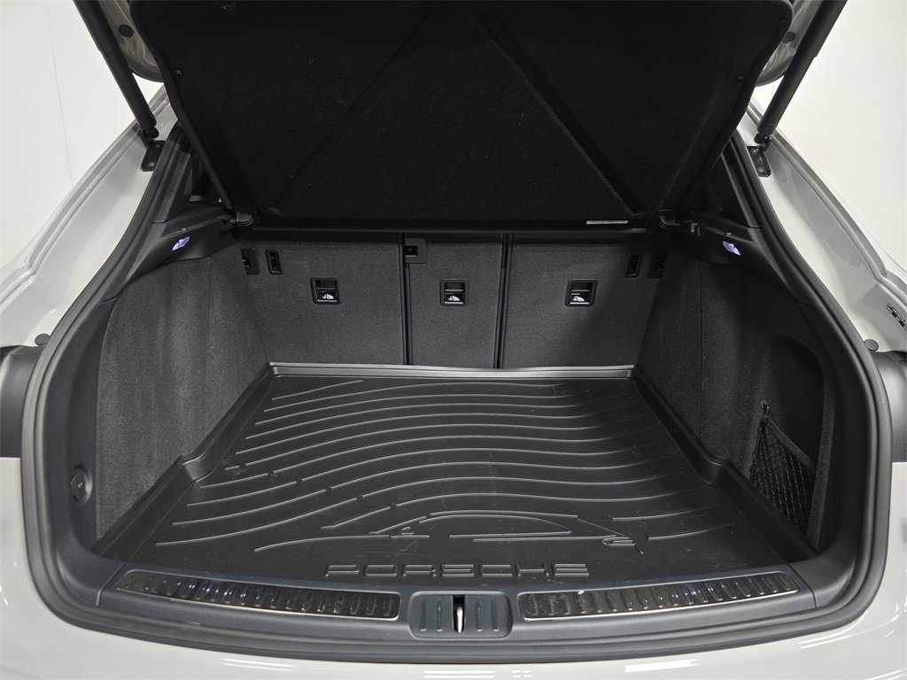 Certified 2025 Porsche Macan image 25