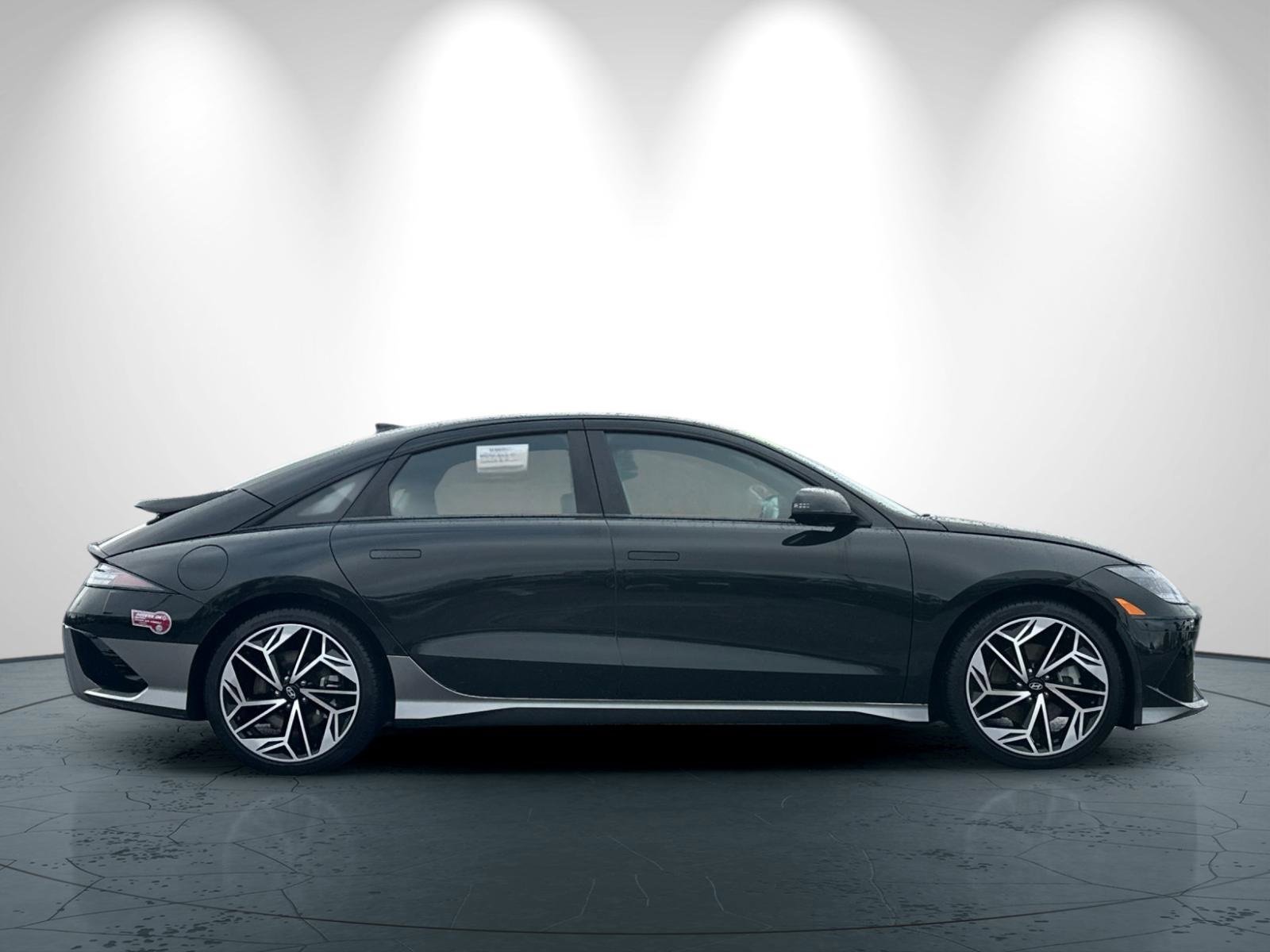 Used 2023 Hyundai Ioniq 6 SEL image 3