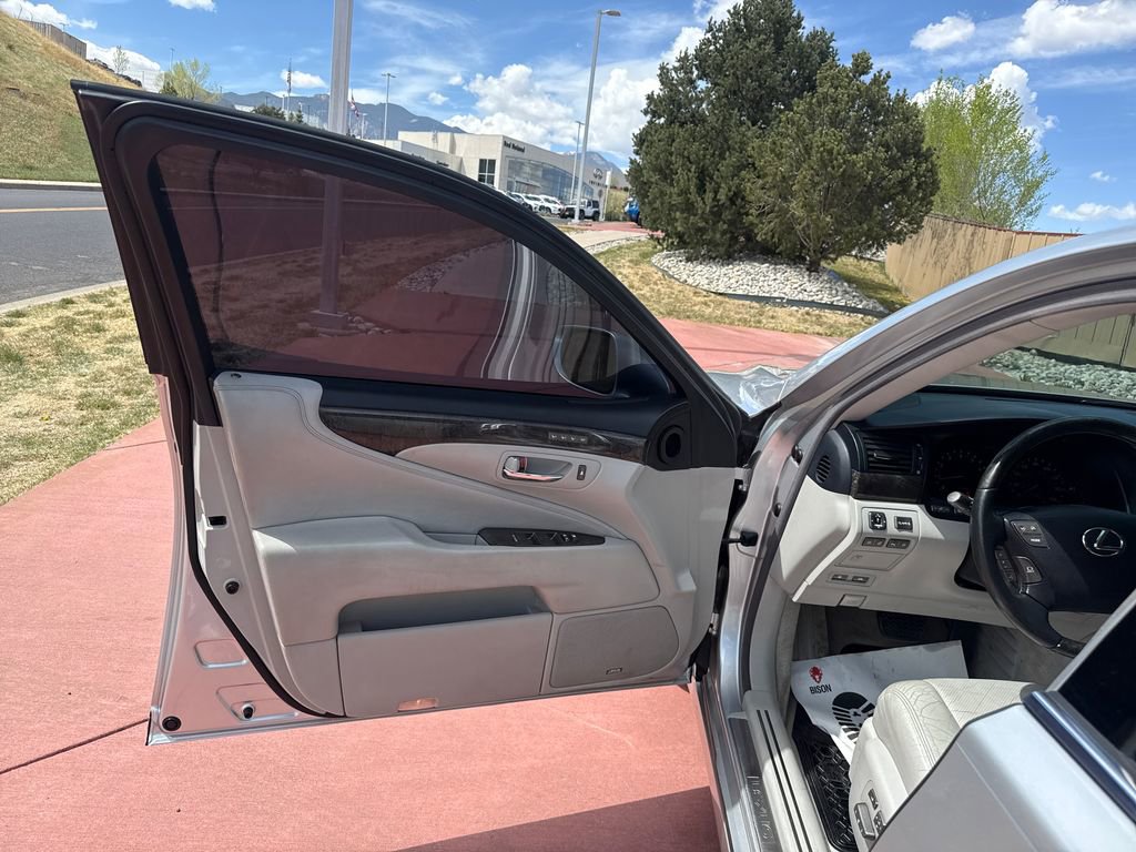 Used 2010 Lexus LS 460 AWD image 10