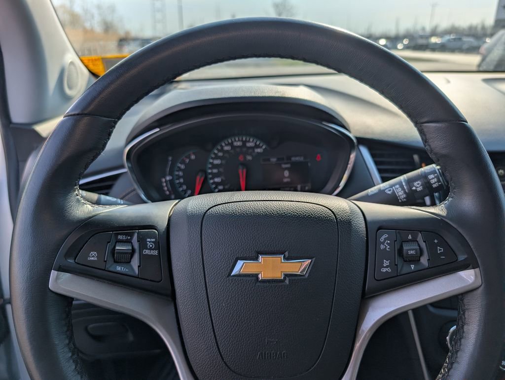 Used 2019 Chevrolet Trax LT w/ LT Convenience Package image 11