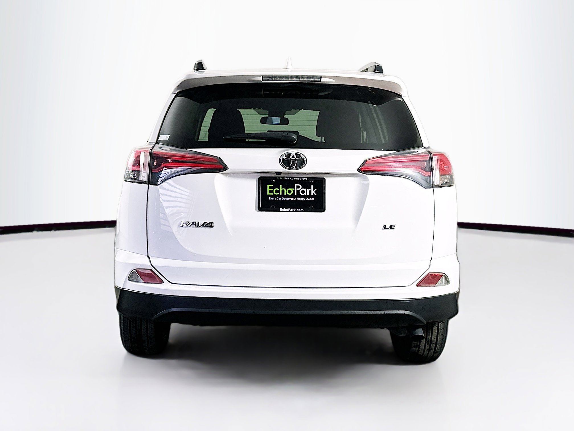 Used 2018 Toyota RAV4 LE image 7