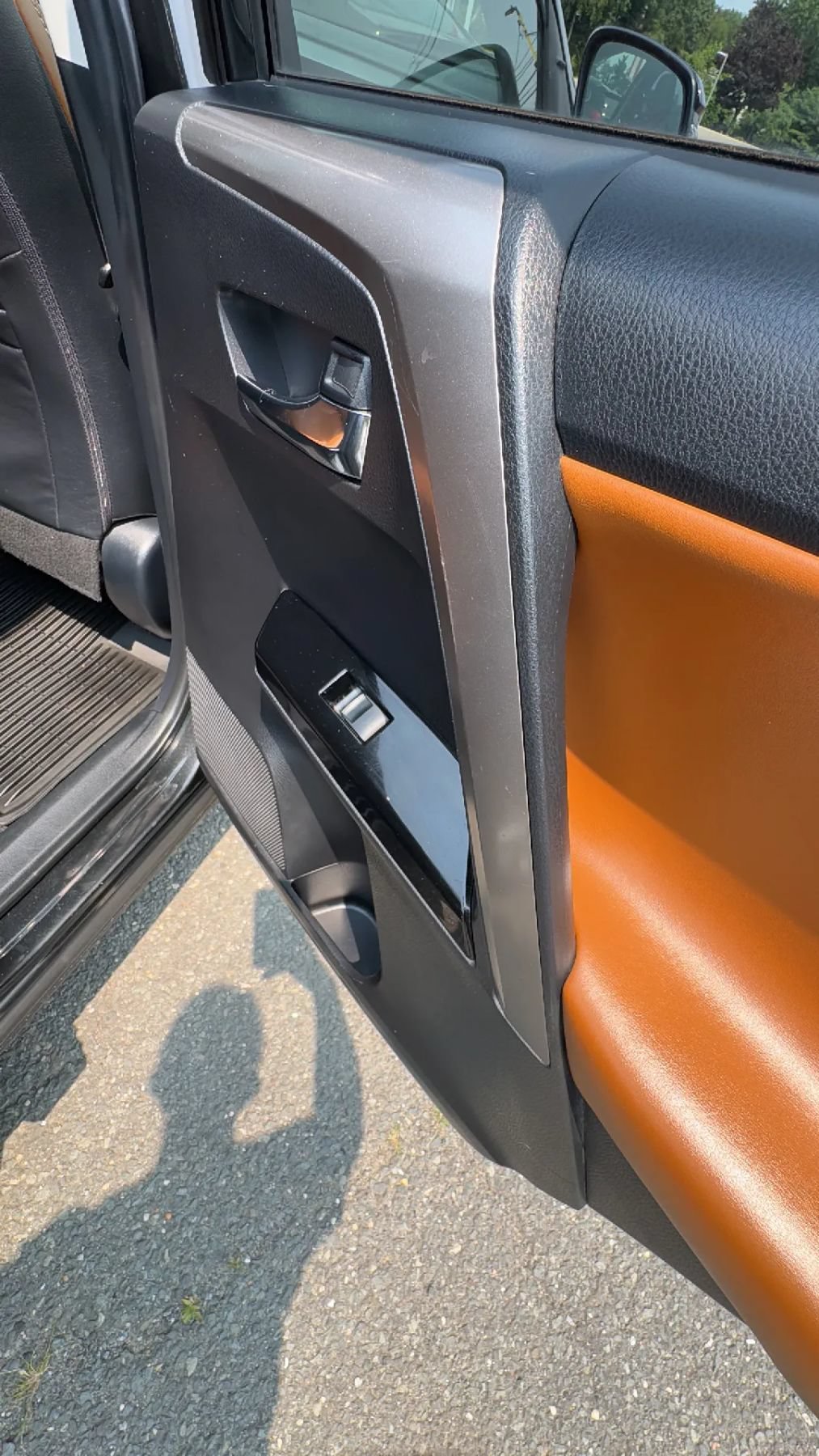 Used 2018 Toyota RAV4 Limited AWD/4WD image 20