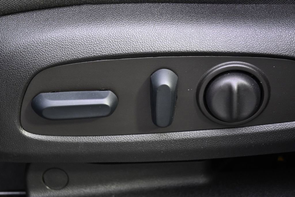 Used 2023 GMC Terrain SLE w/ Driver Convenience Package AWD/4WD image 14
