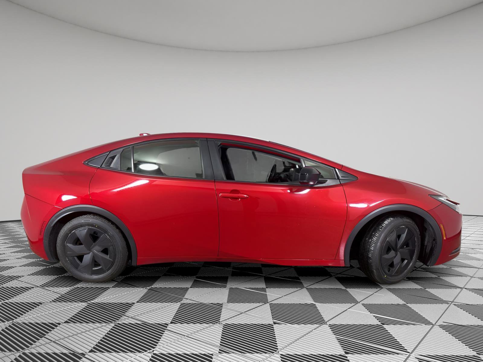 Used 2023 Toyota Prius LE image 17