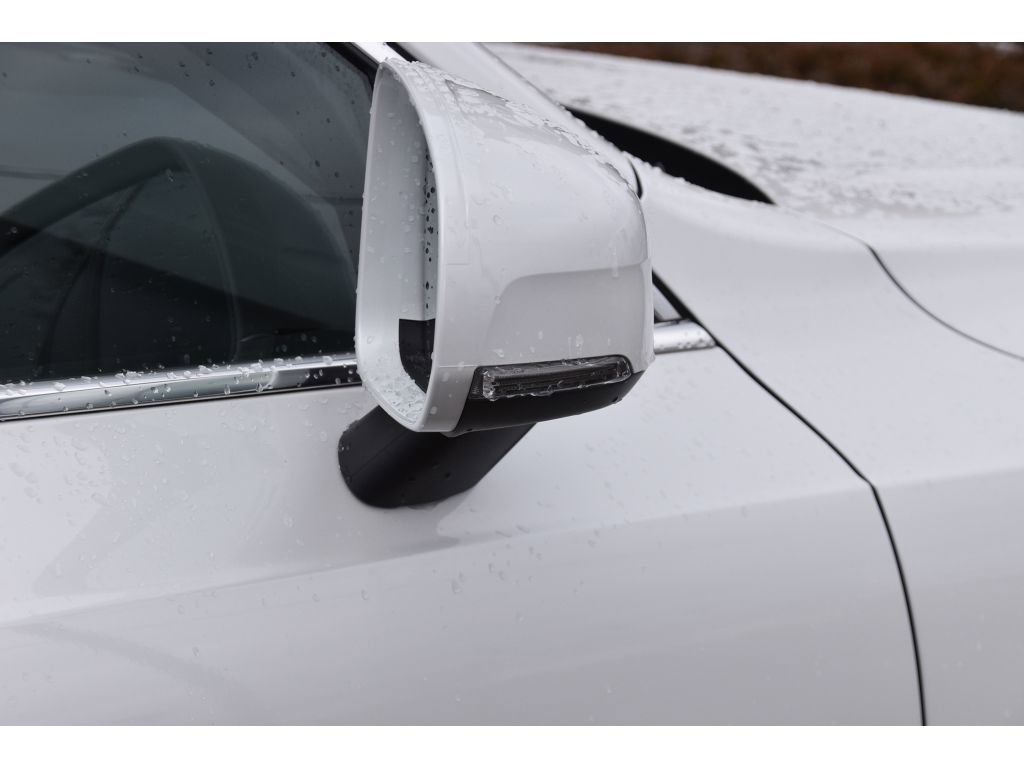 Certified 2023 Volvo XC90 B5 Plus image 31