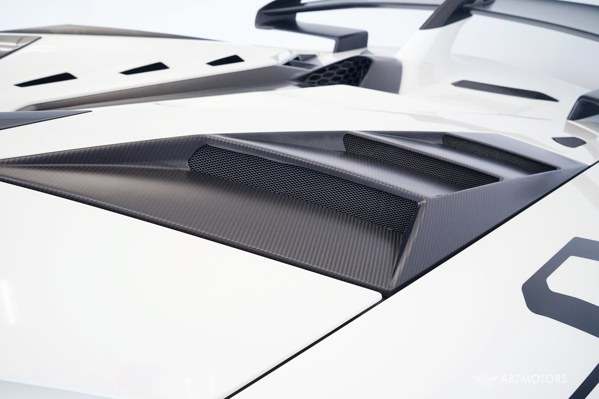 Used 2021 Lamborghini Aventador SVJ AWD/4WD image 12