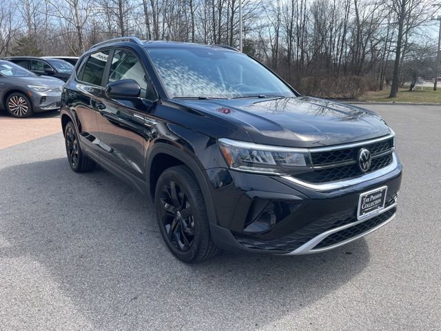 Certified 2023 Volkswagen Taos SE w/ Black Wheel Package image 5