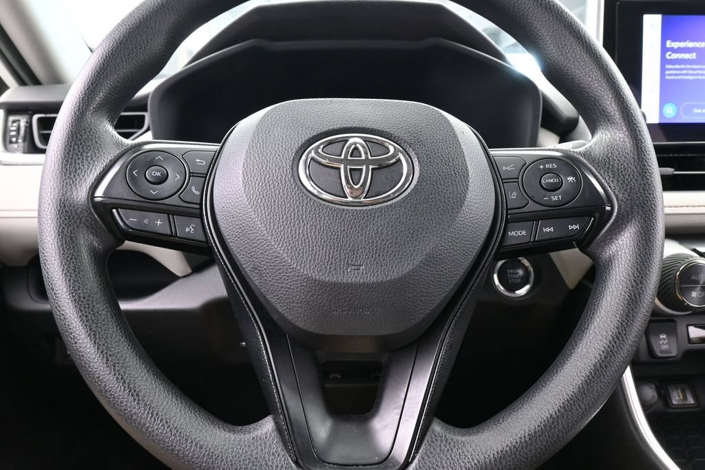 Used 2024 Toyota RAV4 XLE AWD/4WD image 23