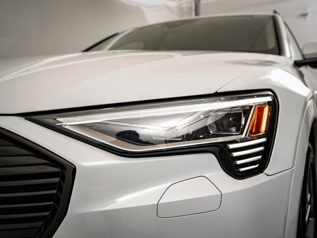 Used 2021 Audi e-tron Premium w/ Convenience Plus Package image 15