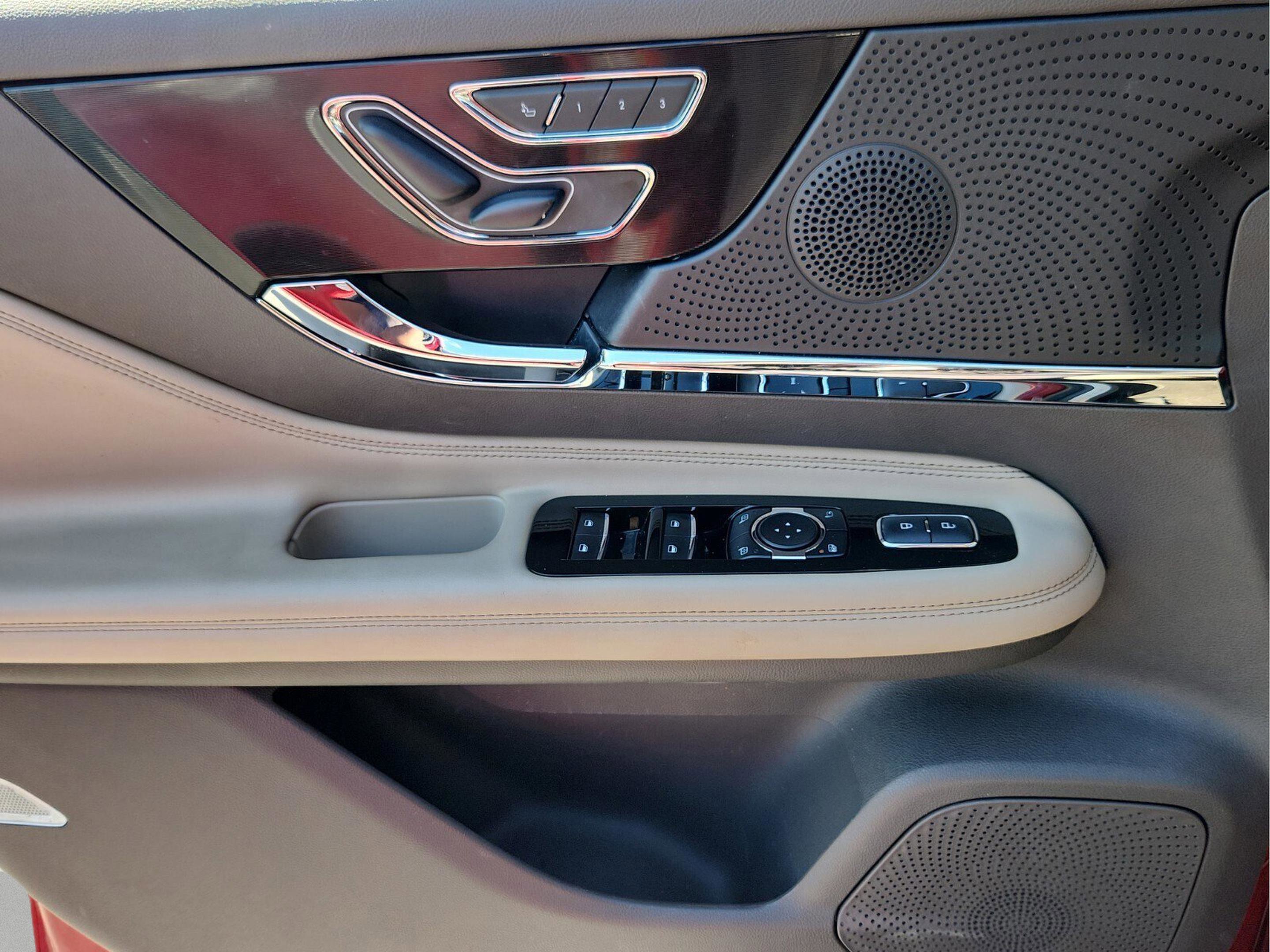 Used 2023 Lincoln Corsair Standard image 25