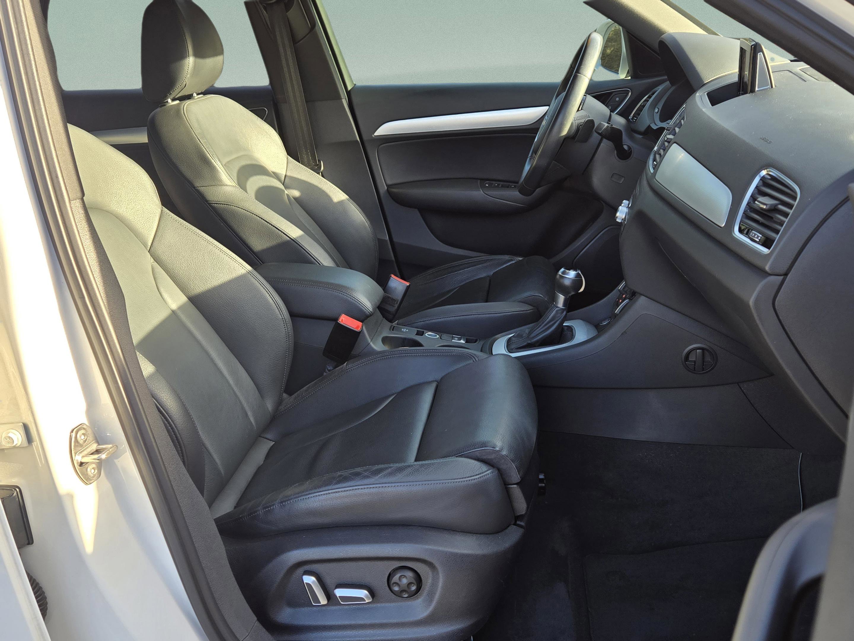 Used 2018 Audi Q3 2.0T Premium w/ Convenience Package image 19