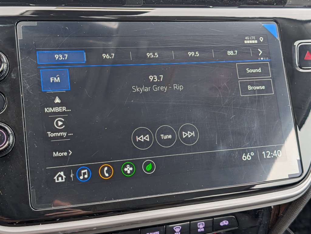 Used 2023 Chevrolet Bolt EUV Premier w/ Redline Edition FWD image 23