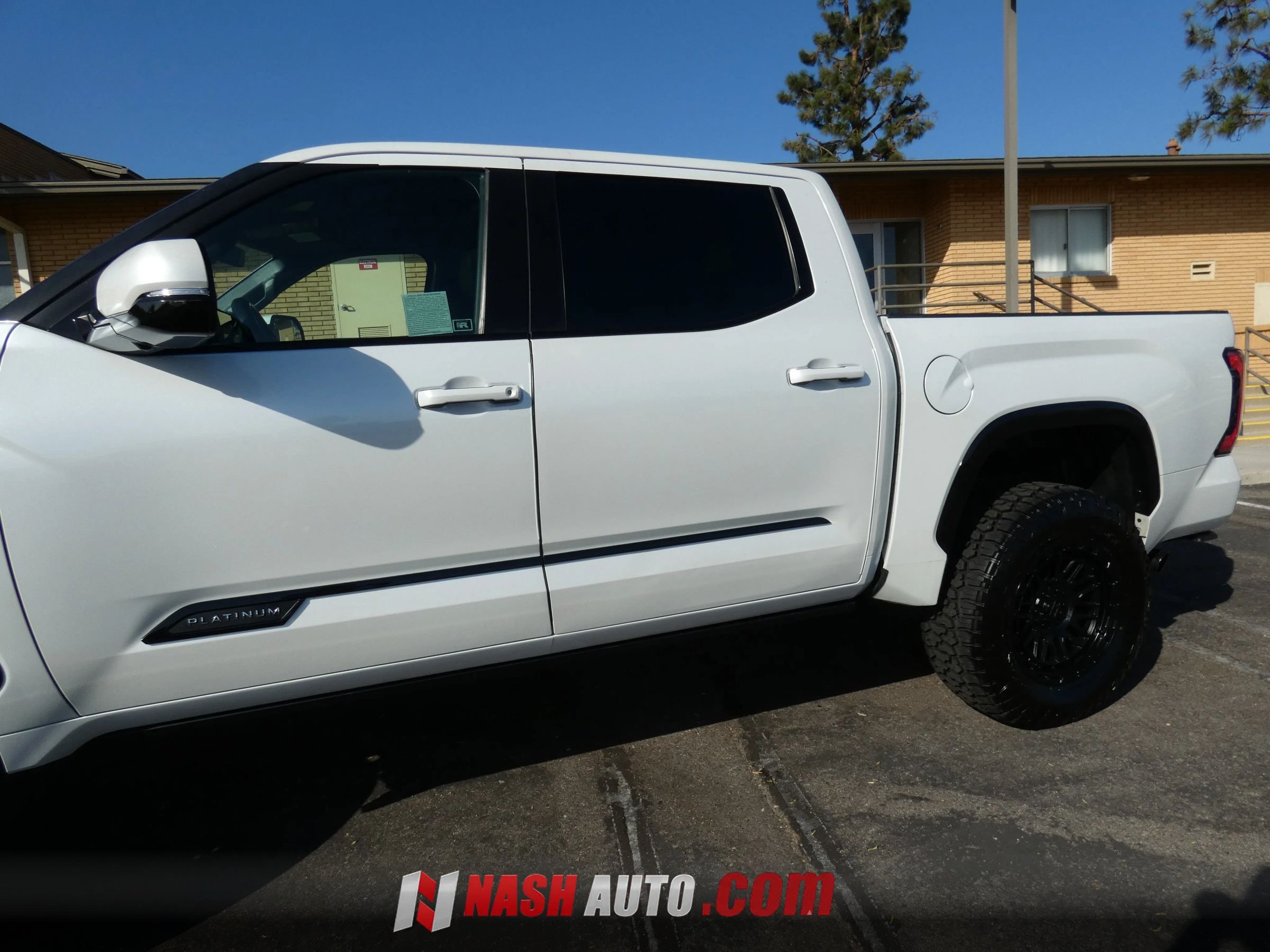 Used 2024 Toyota Tundra Platinum AWD/4WD image 14
