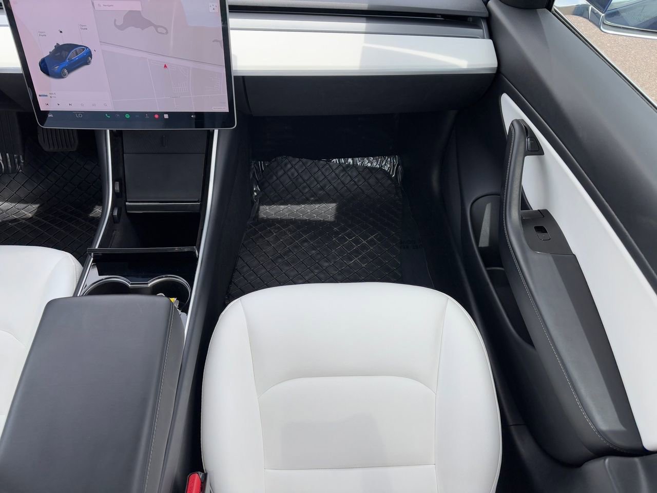 Used 2018 Tesla Model 3 image 15
