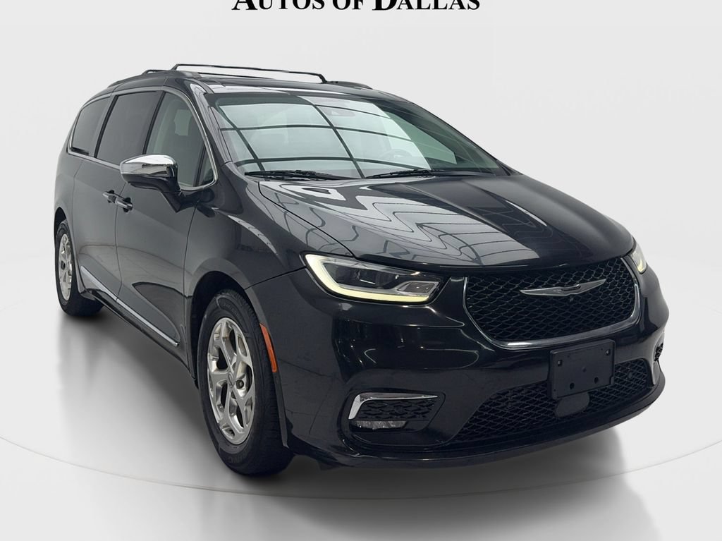 Used 2022 Chrysler Pacifica Limited FWD image 2