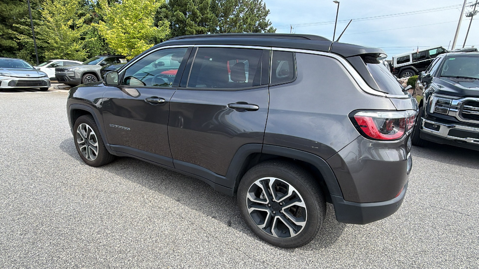 Used 2024 Jeep Compass Limited AWD/4WD image 10