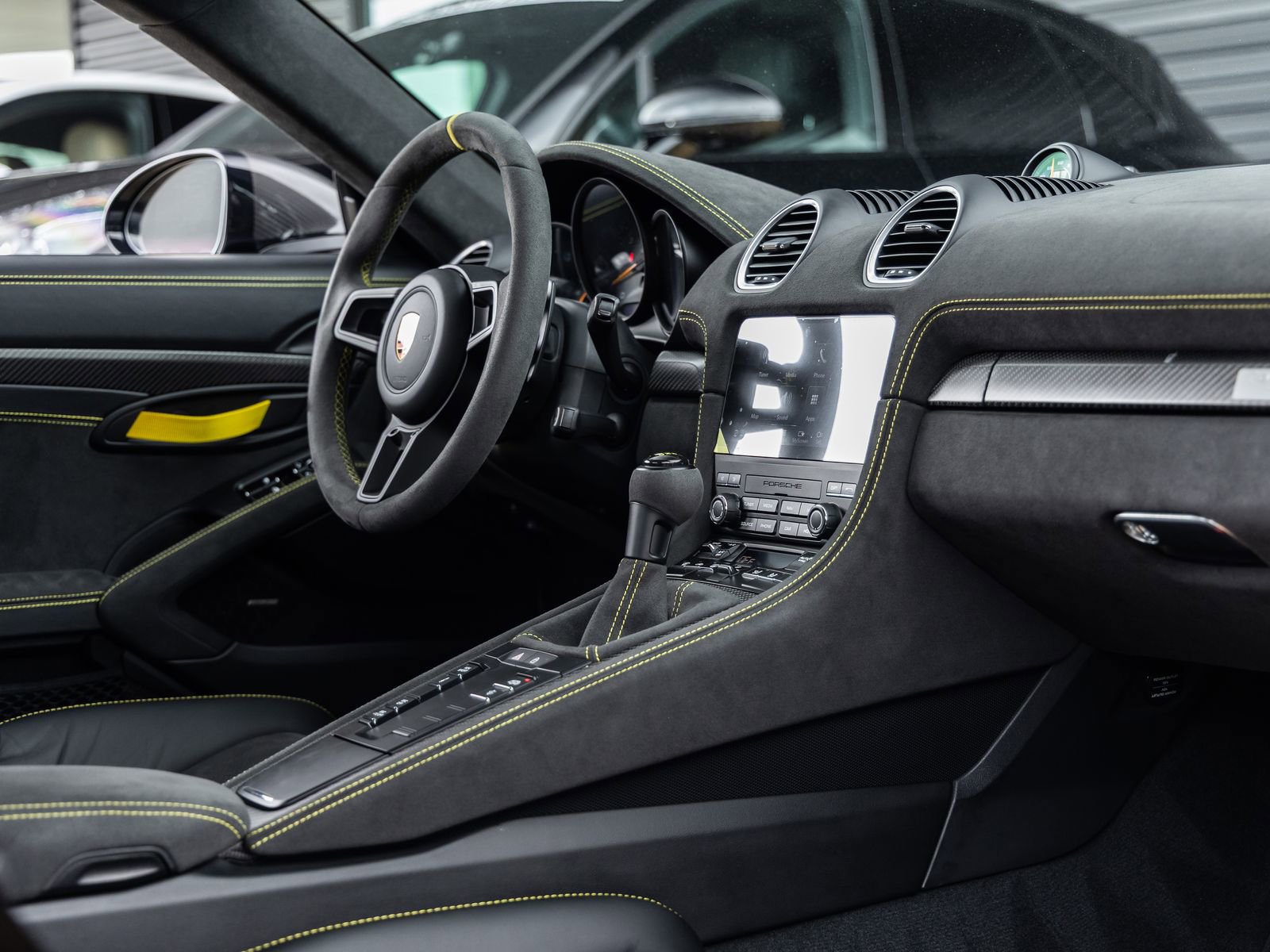 Certified 2025 Porsche 718 Cayman GT4 RS RWD image 61
