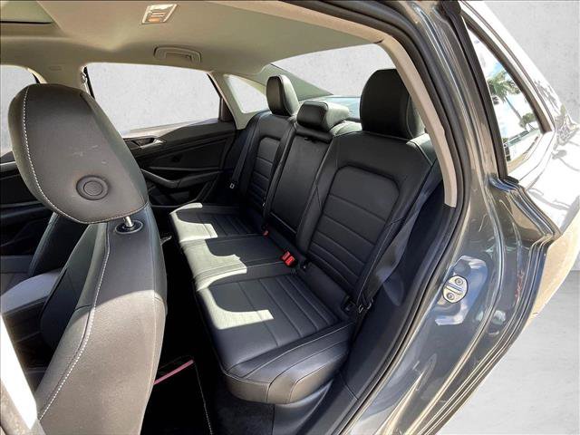 Used 2021 Volkswagen Jetta SE w/ SE Cold Weather Package FWD image 27