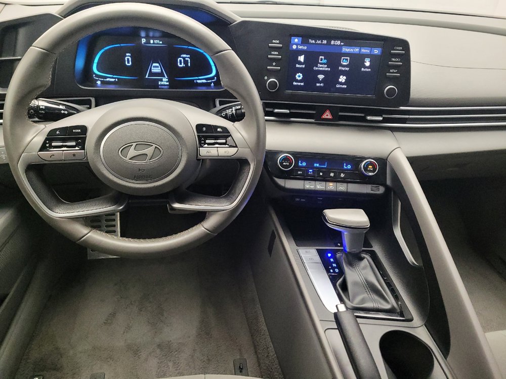 Used 2025 Hyundai Elantra Sport FWD image 22