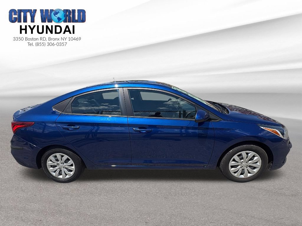 Used 2022 Hyundai Accent SE w/ Cargo Package FWD image 6
