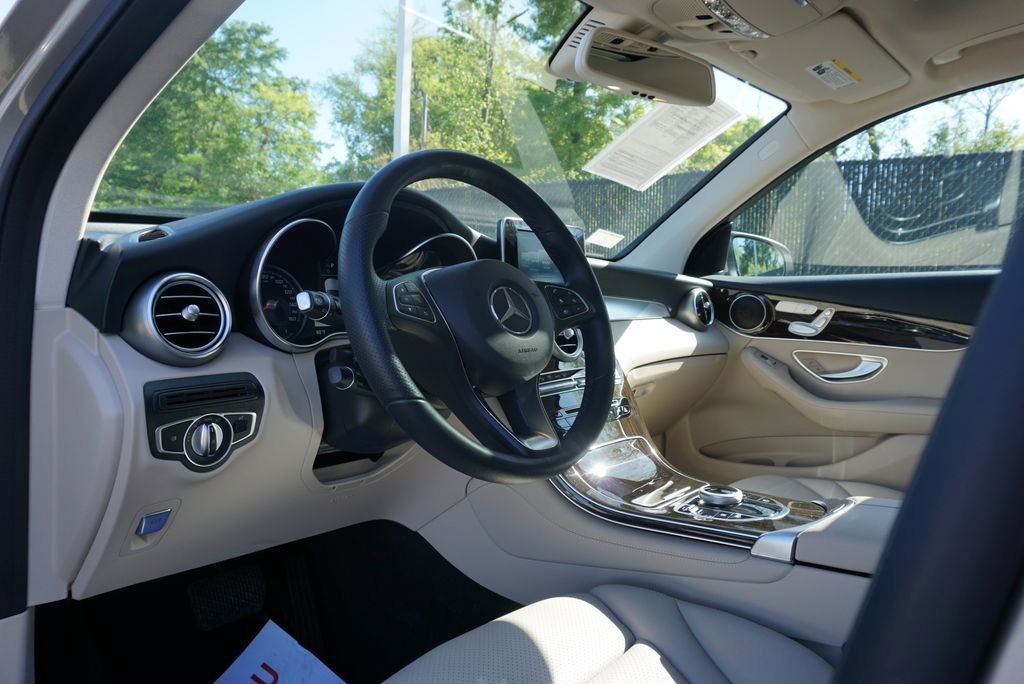 Used 2019 Mercedes-Benz GLC 300 image 21
