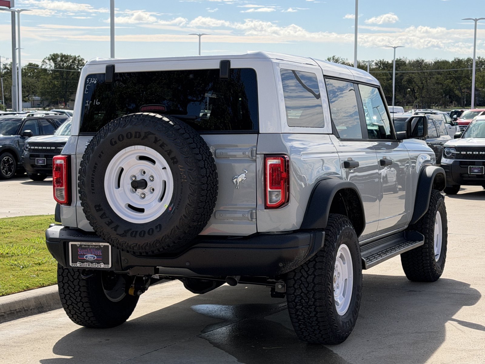 New 2026 Ford Bronco Heritage Edition AWD/4WD image 4