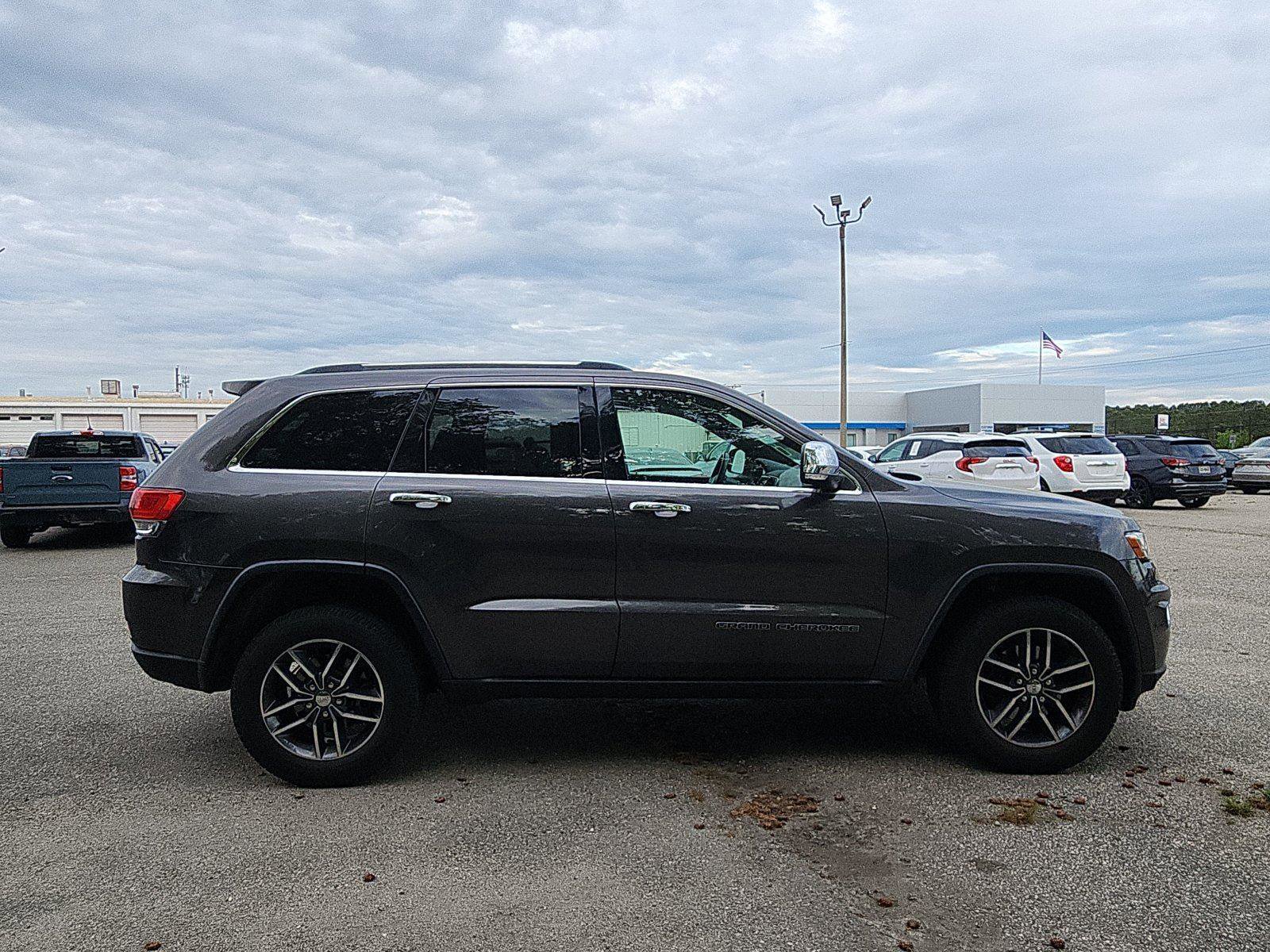 Used 2018 Jeep Grand Cherokee Limited image 6