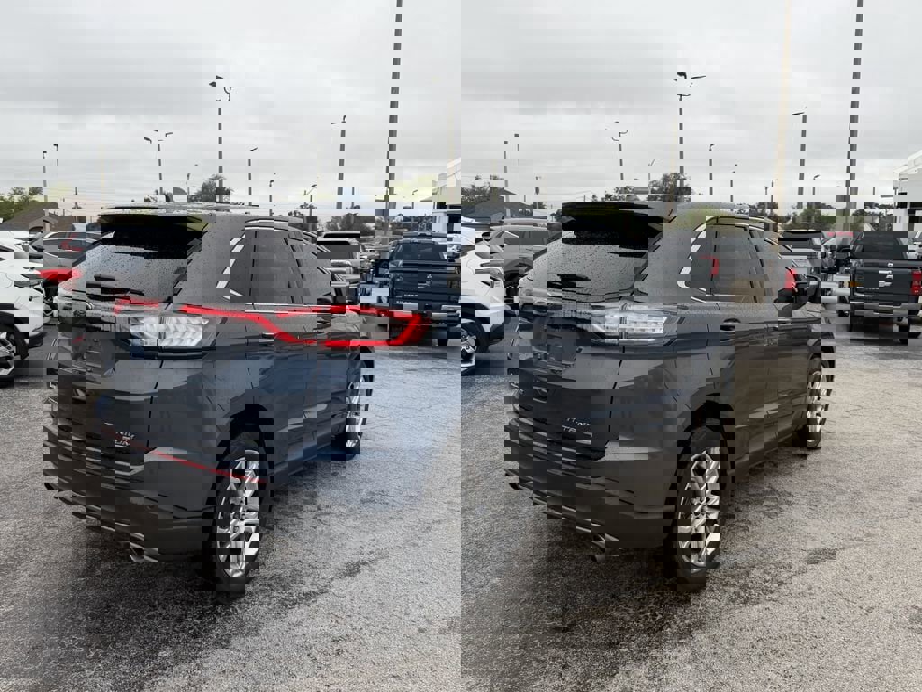 Used 2018 Ford Edge Titanium w/ Technology Package image 4