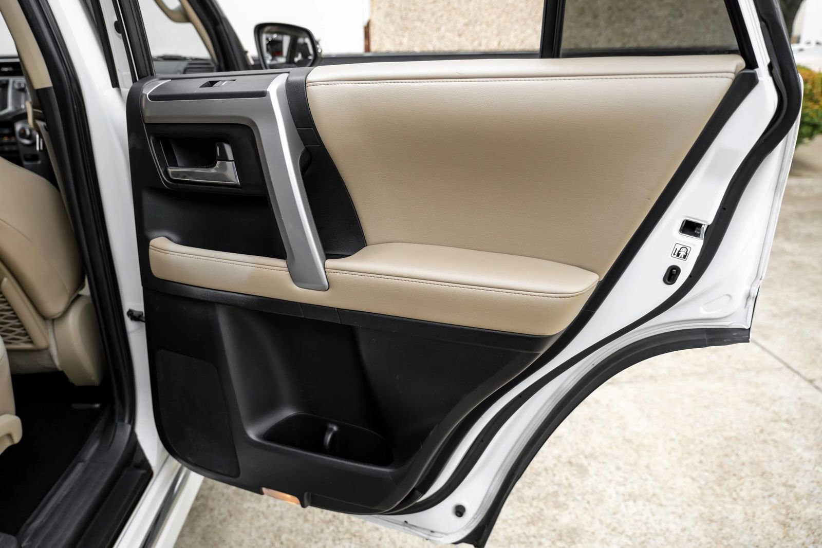 Used 2015 Toyota 4Runner Limited AWD/4WD image 51