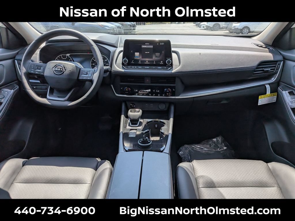New 2026 Nissan Rogue Dark Armor AWD/4WD image 17