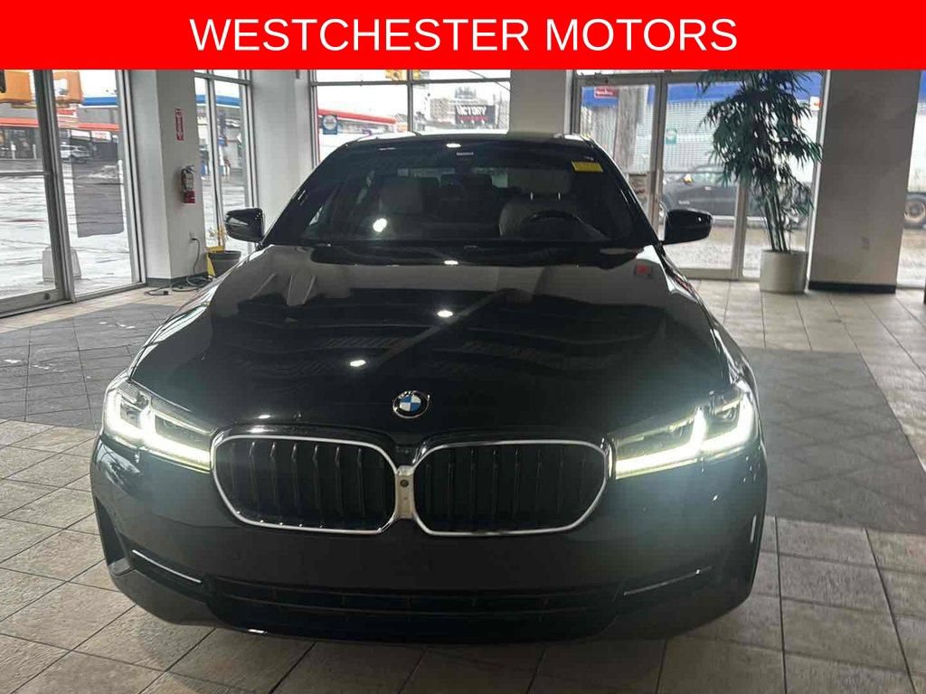 Used 2021 BMW 530i xDrive w/ Premium Package AWD/4WD image 2