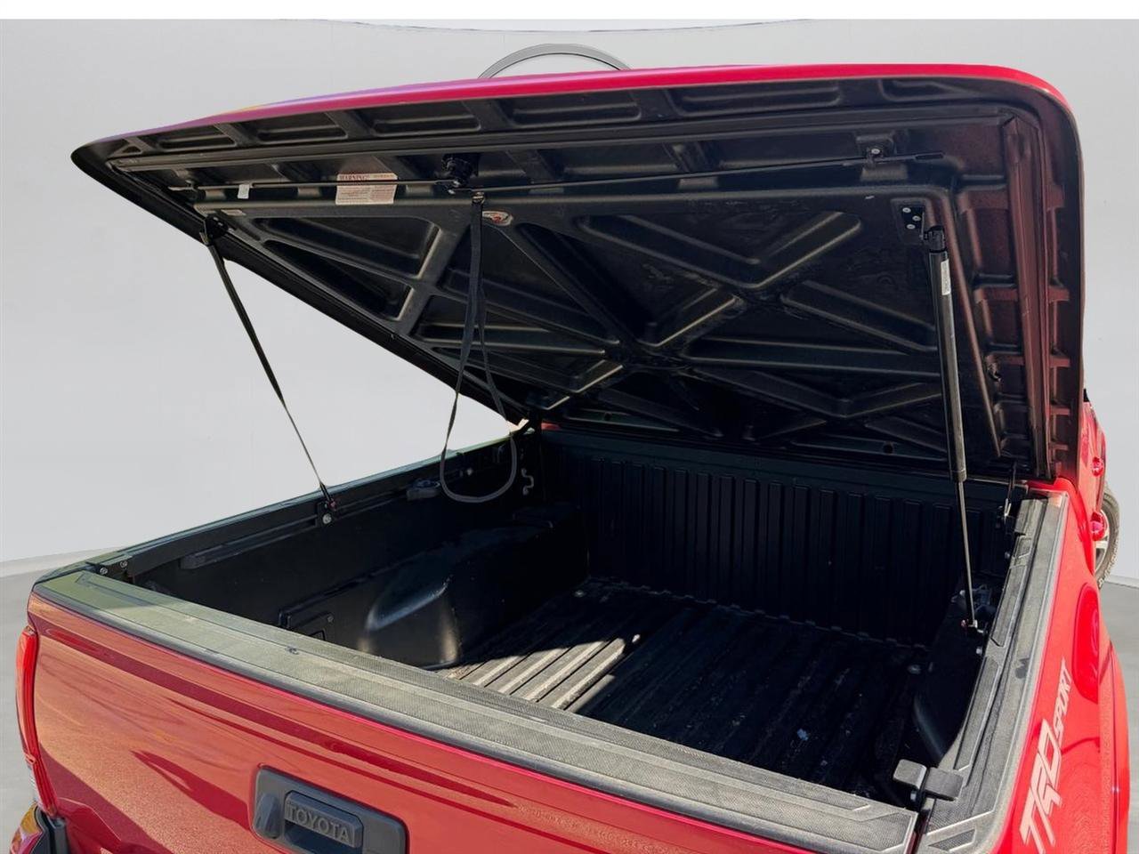 Used 2016 Toyota Tacoma TRD Sport w/ Towing Package RWD image 15