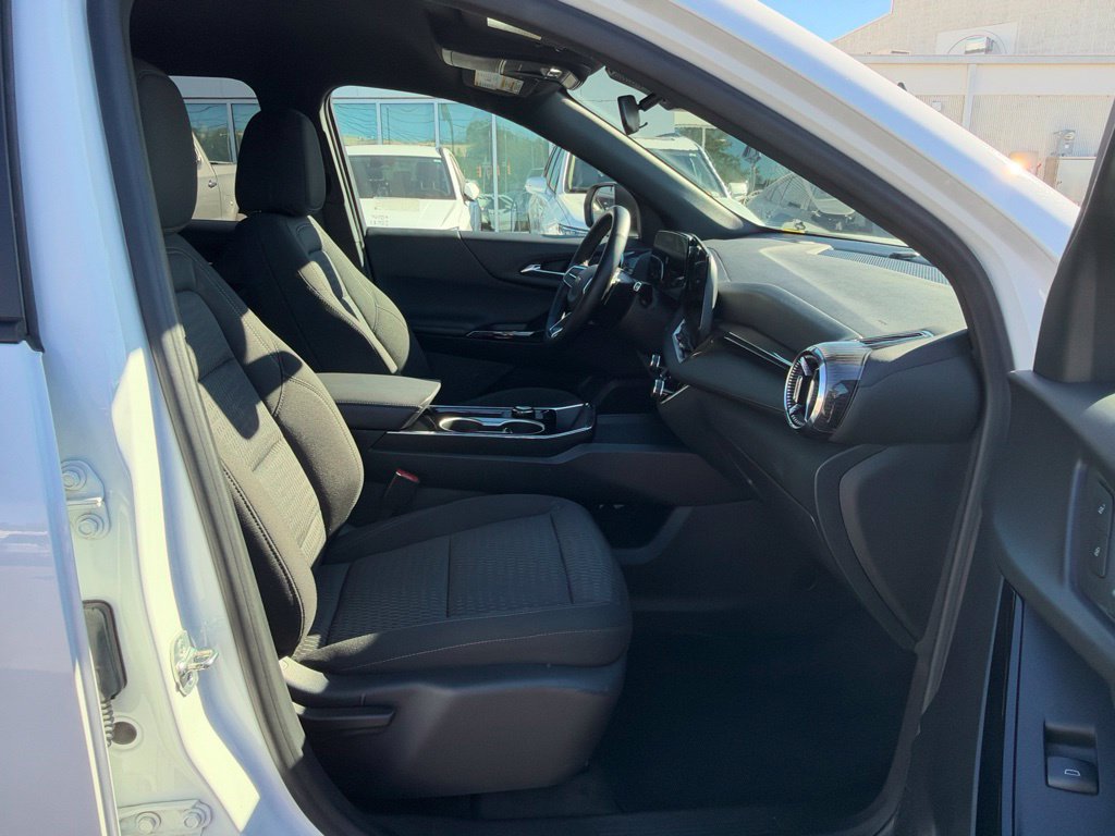 Used 2026 Chevrolet Equinox LT AWD/4WD image 14