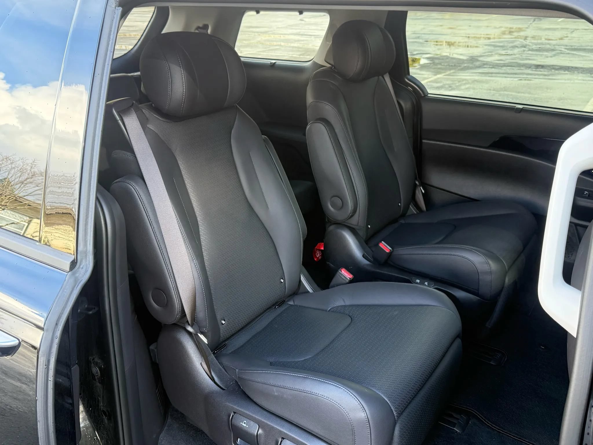 Used 2025 Kia Carnival SX Prestige FWD image 29