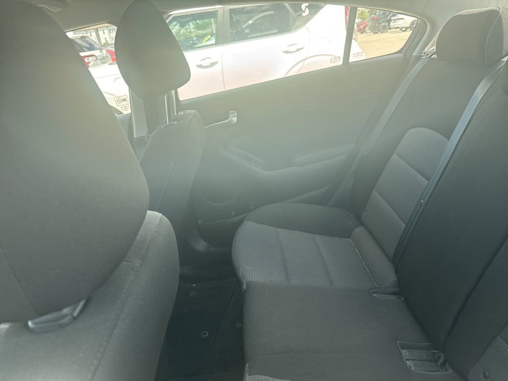 Used 2017 Kia Forte LX image 10